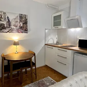 Louis & Elza Old Town Romantic Apartment Breslau